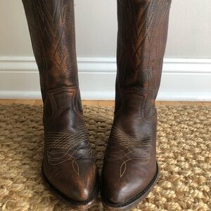 Frye Billy Pull On Western Cowboy Boot. 77689. Size 5.5